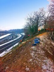 von Gehölz befreite Bahnböschung